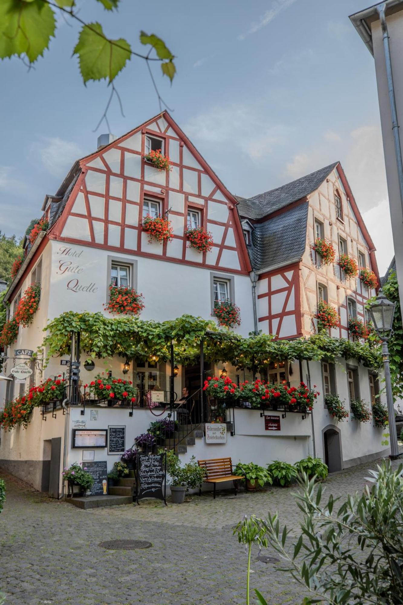 Hotel Gute Quelle Байльштайн Экстерьер фото