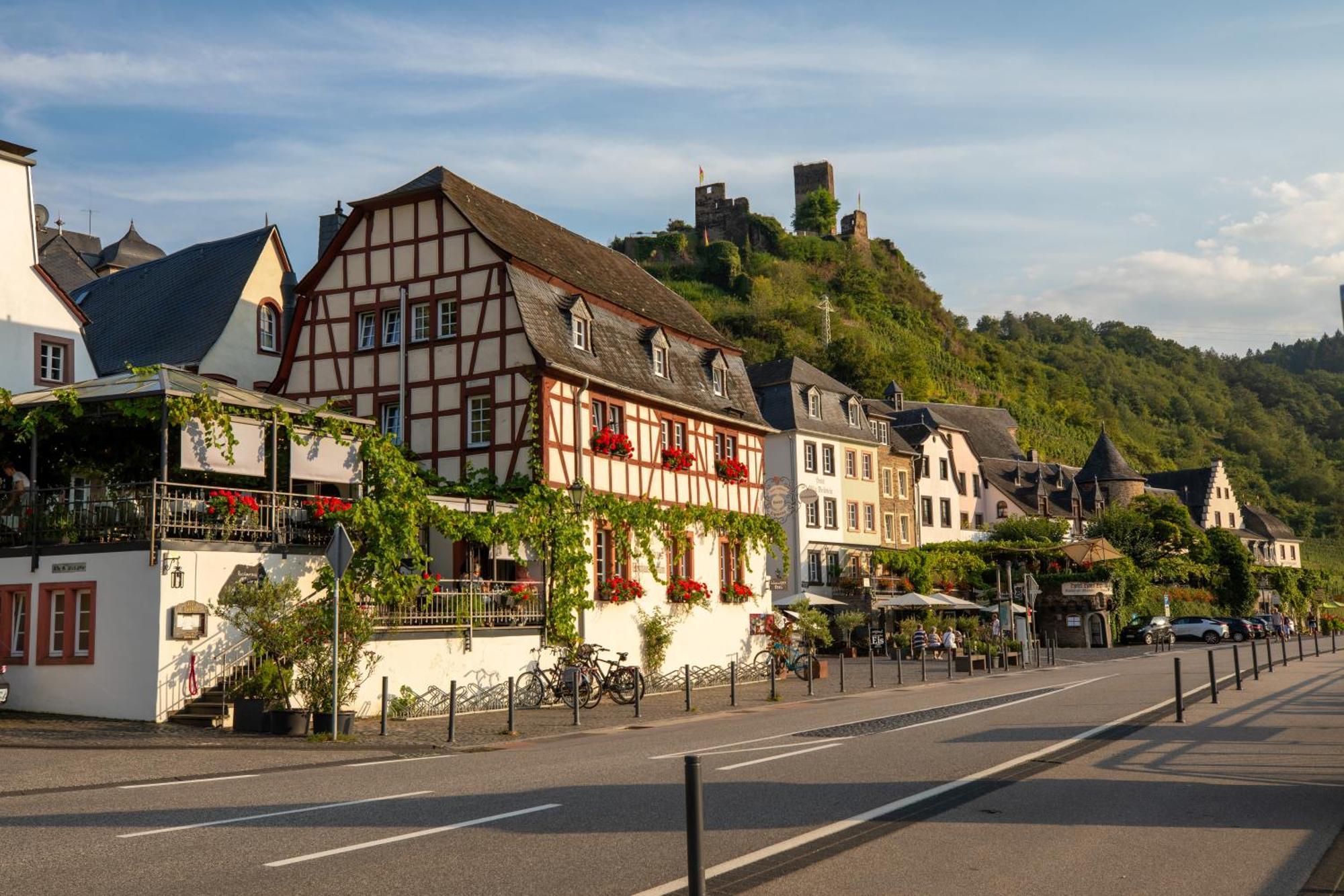 Hotel Gute Quelle Байльштайн Экстерьер фото